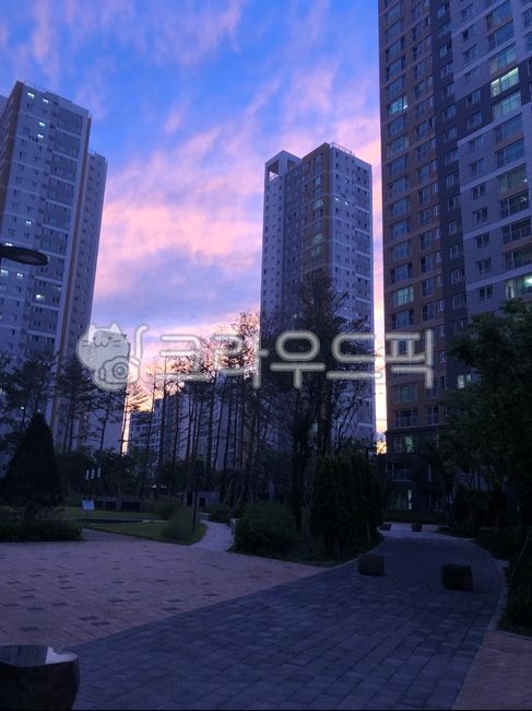sky,town,city,high rise building
