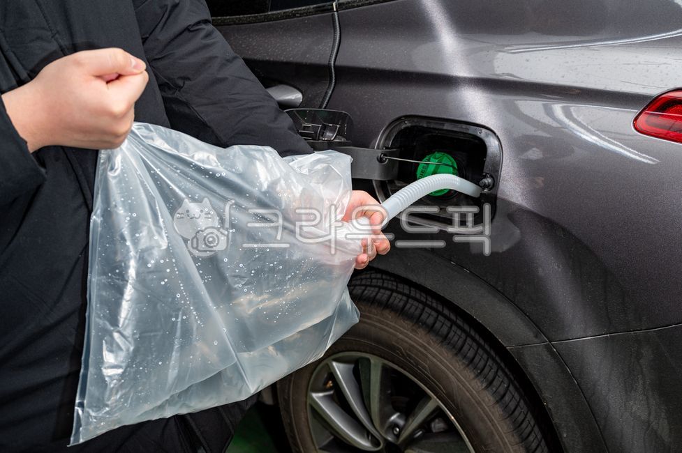 매연저감,연료,디젤,요소수,환경보호,디젤배기유체,질소산화물,산화물,자동차,에코,친환경,배기가스,주유구,승용차,화석에너지,질소,환경,매연감소,배출가스,매연저감장치,환경오염,화석연료,def,adblue,교통,산업