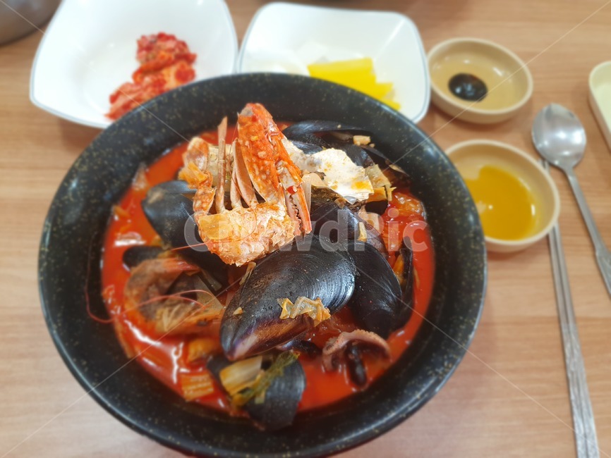 중화요리,면요리,짬뽕,해물,홍합,음식,단무지