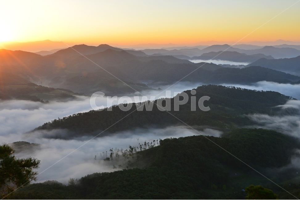 nature,자연,outdoors,임실,국사봉,운해,국사봉일출,아침,여명,해돋이,경치,경관,풍경,옥외,mountain,산,mountainrange,산맥,dawn,새벽,sky,하늘,redsky,붉은하늘,light,빛,flare,플레어,자연,풍경,nature,landscape,한국자연풍경,한국자연경관,korea nature landscape
