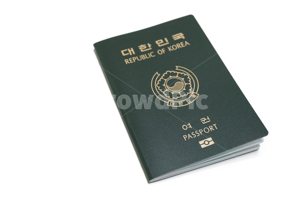 여권,신분증,여행,휴가,해외,대한민국,사진,교통,아이콘,관광,디자인,항공,승객,배경,출발,세계,탑승,비행,패스,녹색,전자여권,필수,세계여행,오브젝트,생활,여행,휴가,traveling,vacation,trip,사물,물건,오브젝트,thing,object,matter,누끼,remove background