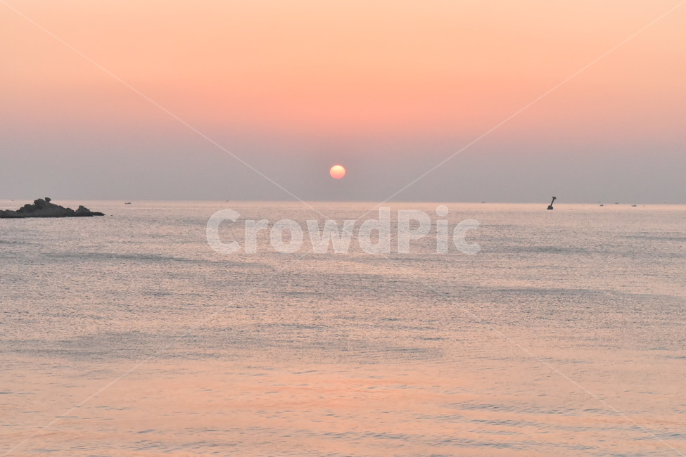 일출,바다,하늘,노을,일몰,동해,속초,섬,겨울,여행,붉은,그라데이션,낭만,sunset,sea,sky,sun,자연,풍경,nature,landscape,색깔,색상,색채,색감,color sense,color sensitivity,feeling of color,outdoors,옥외
