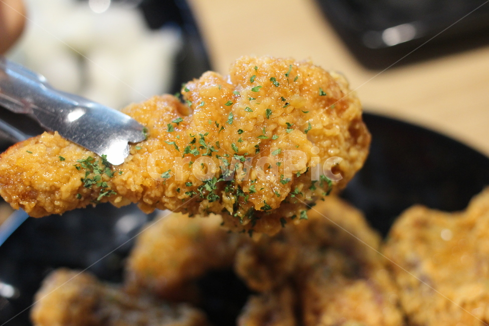 치킨,통닭,후라이드치킨,바삭한,닭다리,식재료,닭고기,food,cook,meal,요리,육류,고기,foodreserves,dishes,chicken,friedchicken,닭튀김,음식,식재료,요리,food,cook,meal,dishes,food reserves