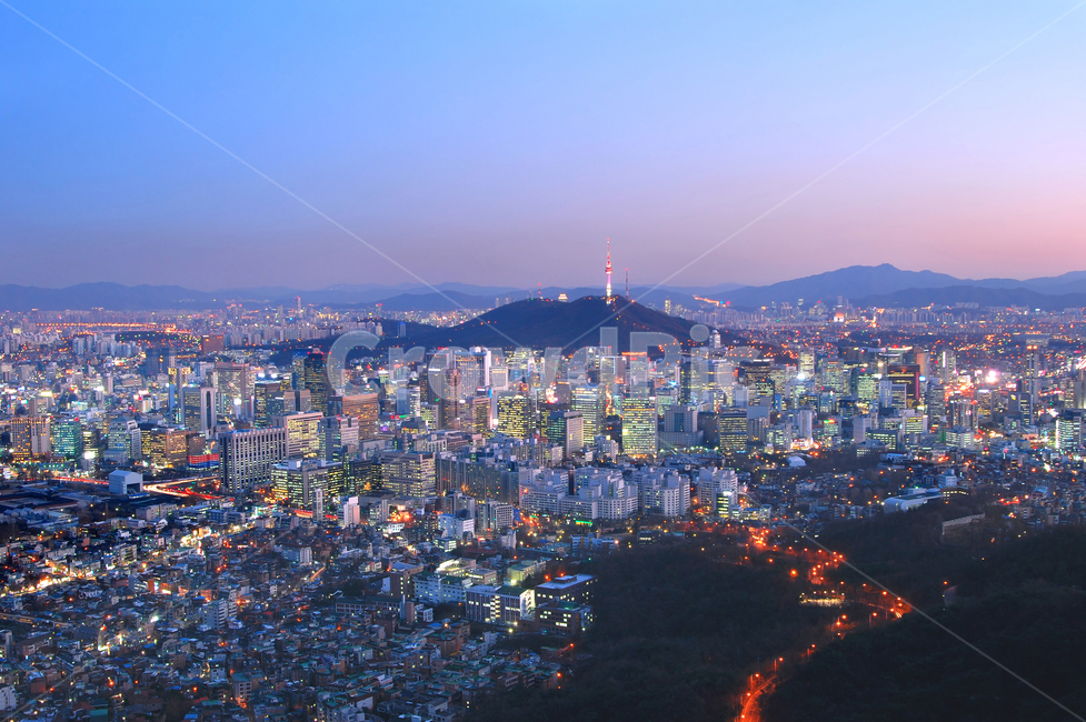 남산,타워,남산타워,서울타워,서울n타워,n타워,빌딩,고층빌딩,스카이라인,랜드마크,비지니스,비즈니스,회사,오피스,컴퍼니,하늘,노을,배경,백그라운드,도로,산,도시,도심,빌딩숲,풍경,도시풍경,야경,도시야경,저녁,밤,불빛,대도시,중심가,서울,한국