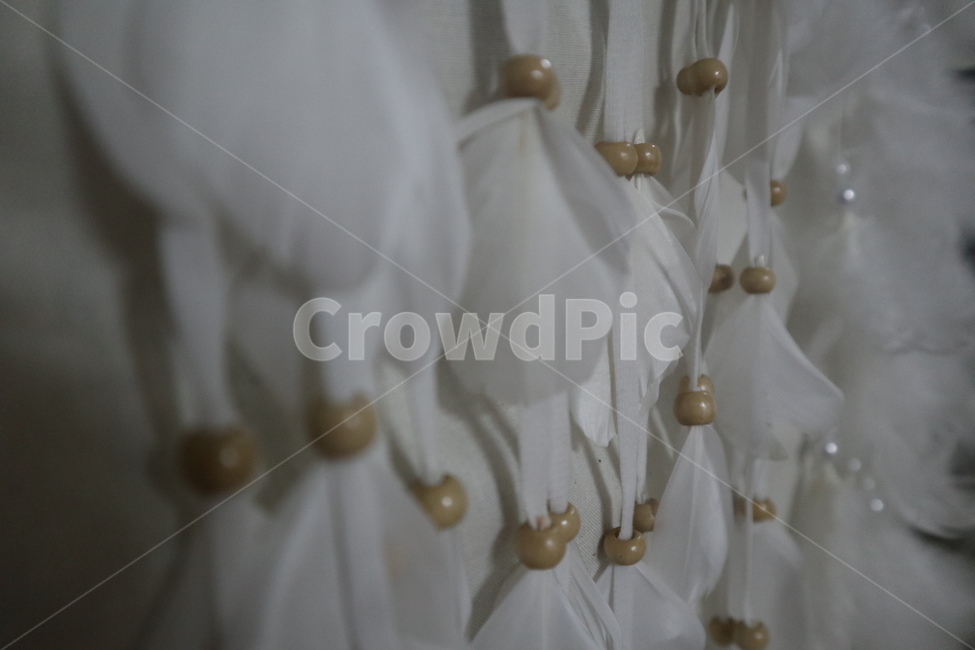 가정장식,homedecor,깃털,장식,깃털장식,흰색,하얀깃털,진주,구슬,feathers,decorations,featherdecorations,white,whitefeathers,pearls,beads,domesticdecorations