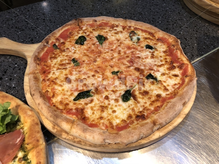피자,이탈리안음식,pizza,이탈리안피자,마가리타피자,음식,식재료,요리,food,cook,meal,dishes,food reserves,양식,서양음식,서양요리,western food,western dishes,western meal,western cook