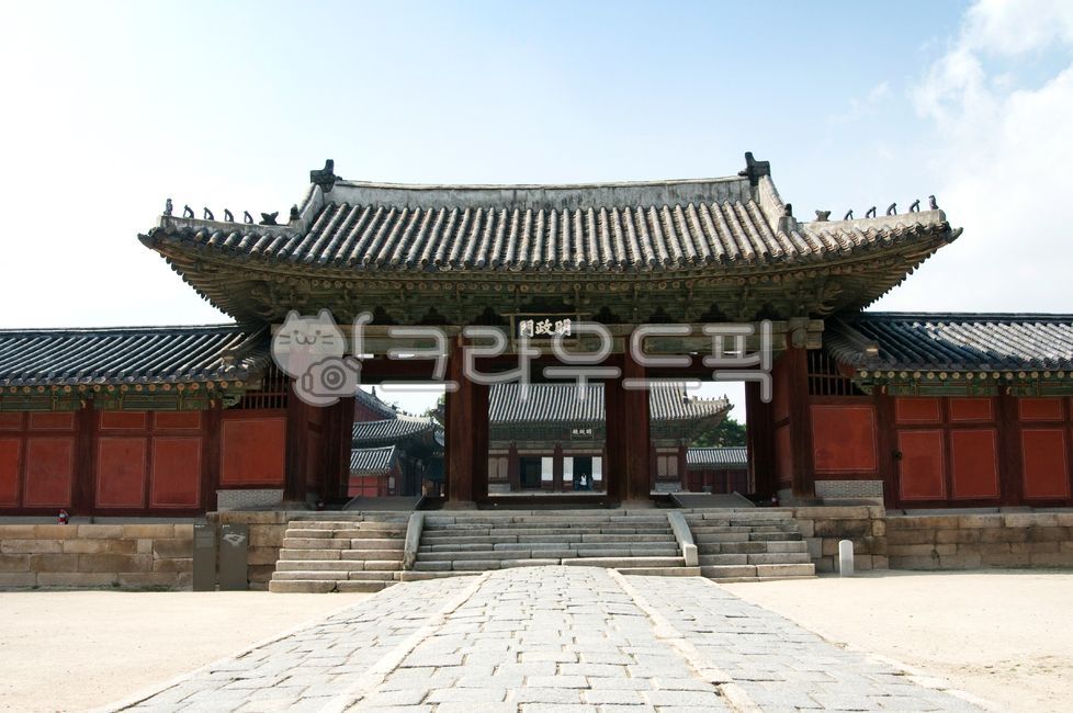 명정문,명정전,창경궁,문화재,한옥,전통한옥,목조건물,건축물,건물,고궁,궁전,궁궐,유적,유적지,관광,관광지,문화유산,기와집,종로구,서울,한국,랜드마크,landmark,tourist attraction,한국랜드마크,한국관광지,한국명소,korea landmark,korea tourist attraction