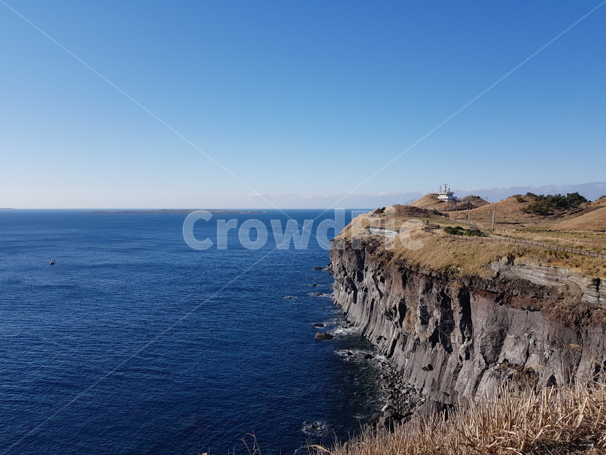 제주도,서귀포,겨울제주도,주상절리,송악산,송악산둘레길,올레길,제주바다,제주송악산,푸른바다,파란하늘,맑은하늘,하늘,올레10코스,바다,물,바닷물