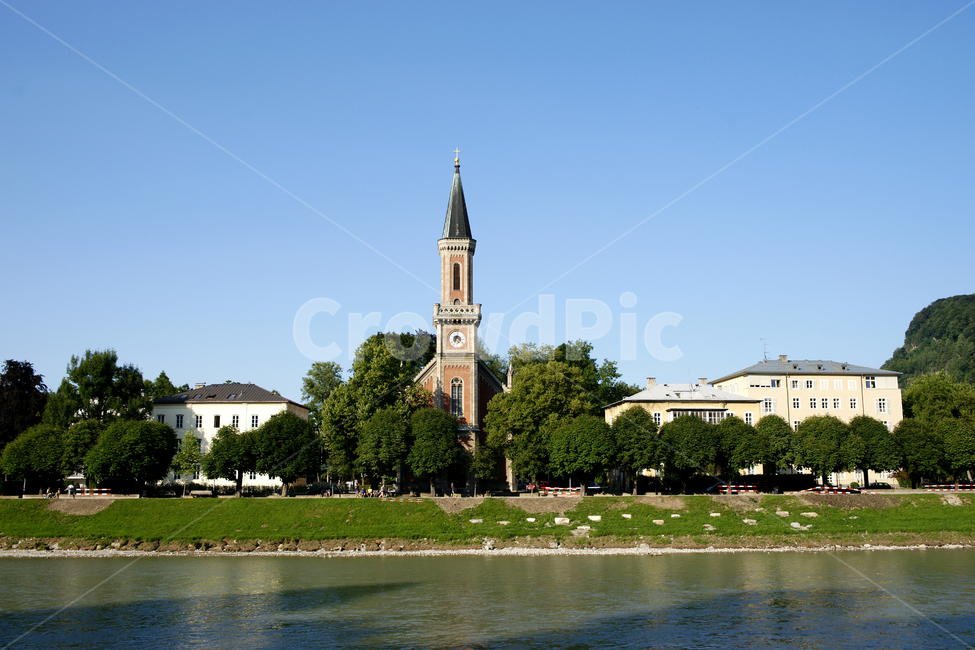 건물,building,architecture,house,europe,austria,salzburg,짤츠부르크,유럽,오스트리아,주택,중세,집,강,물,교회,강가,하늘,여름,성당,나무,tree,river,bluesky,blue