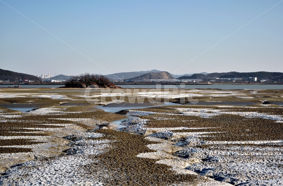 갯벌,강화황산도갯벌,펄갯벌,바다자연정화,철새서식지,모래갯벌,밀과썰물,겨울,계절,winter,season,자연,풍경,nature,landscape,한국자연풍경,한국자연경관,korea nature landscape,land,땅,outdoors,옥외,plateau,고원,ground,바닥,dirt road,흙길,road,도로,gravel,자갈