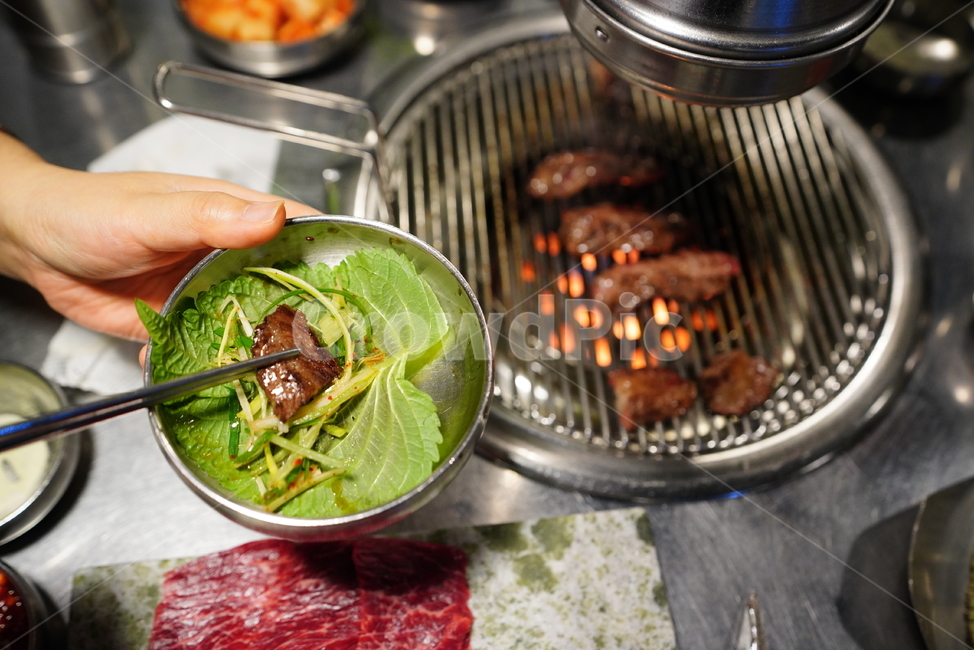 한우,소고기,육류,육식,한식,식사,음식,푸드,안주거리,먹거리,구이,술안주,음식,식재료,요리,food,cook,meal,dishes,food reserves,육류,고기,meat,한식,한국음식,한국요리,korean food,korean dishes,korean meal,korean cook
