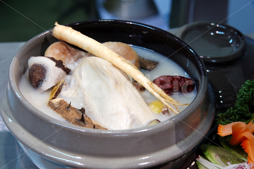 삼계탕,닭,닭고기,닭요리,음식,한식,약재,한약재,한약,인삼,대추,한방,한국전통,한국문화,korean traditional,korean culture,음식,식재료,요리,food,cook,meal,dishes,food reserves,육류,고기,meat,한식,한국음식,한국요리,korean food,korean dishes,korean meal,korean cook