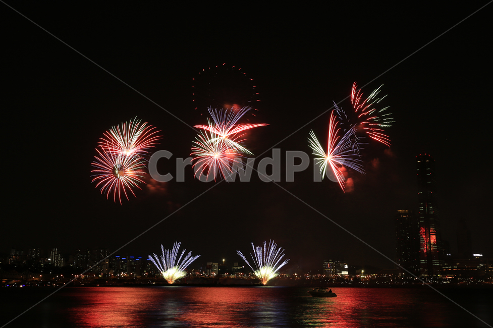 불꽃놀이,불꽃축제,여의도불꽃축제,세계불꽃축제,붉은나무,붉은하늘,야경,밤,풍경,nightscape,night,landscape,축제,행사,festival,carnival,event,nature,자연,outdoors,옥외