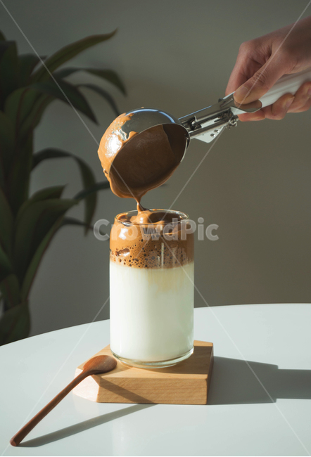 커피,달고나커피,커피거품,coffee,커피샷,커피,카페,coffee,cafe
