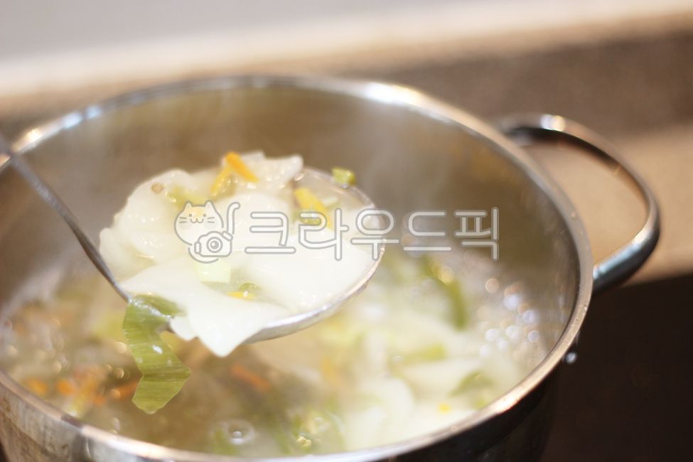 감자수제비,겨울요리,수제비,밀가루요리,감자요리,국물,국물요리,육수