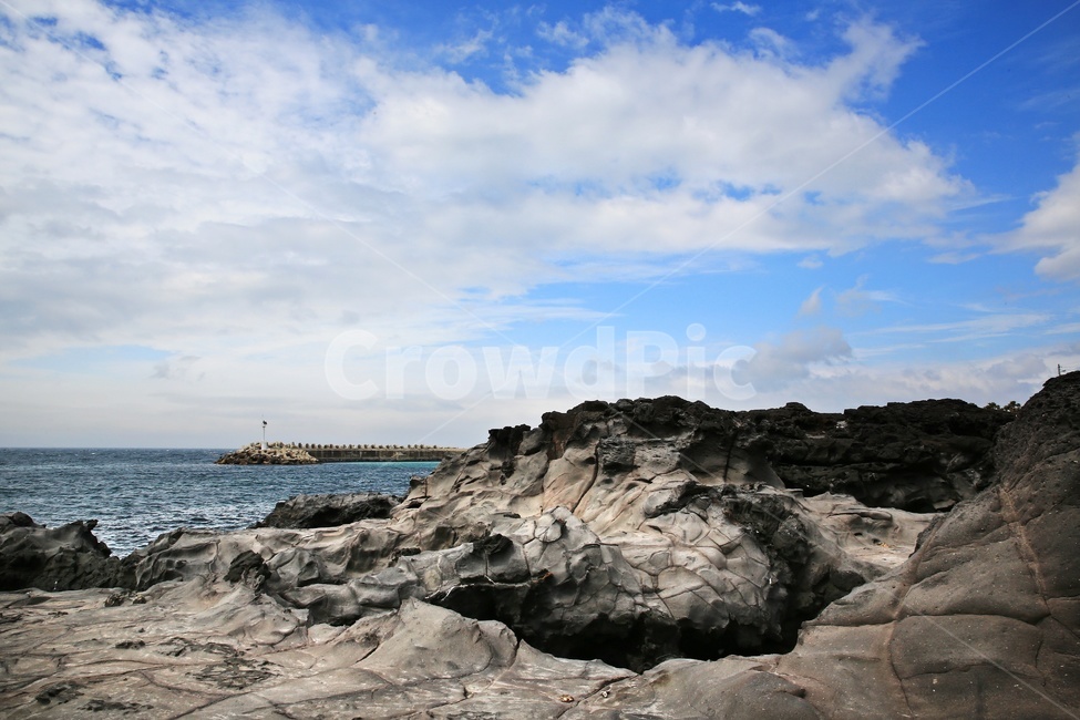 outdoors,옥외,nature,자연,water,물,ocean,대양,sea,바다,shoreline,해안선,제주,한림해변,해변,구름,하늘