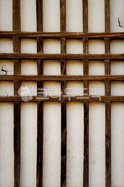 문,전통문,격자무늬,나무문,나무,전통,오래된,빈티지,무늬,우드,민속,한국적인,한국전통,한옥,문화,한국문화,패턴,문양,건축,문살,전통문살,door,창호지,한지,목재,wood