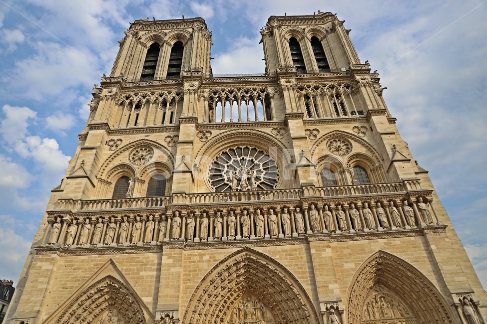 노트르담,노트르담대성당,notredamedeparis,파리,paris,랜드마크,landmark,tourist attraction,해외,외국,세계,foreign,oversea,world,세계랜드마크,해외랜드마크,외국랜드마크,world landmark,world tourist attraction,건축물,건물외관,exterior,building,structure,architecture,construction,tower,탑,spire,첨탑,steeple,뾰족한 탑,건물,cathedral,성당,church,교회에