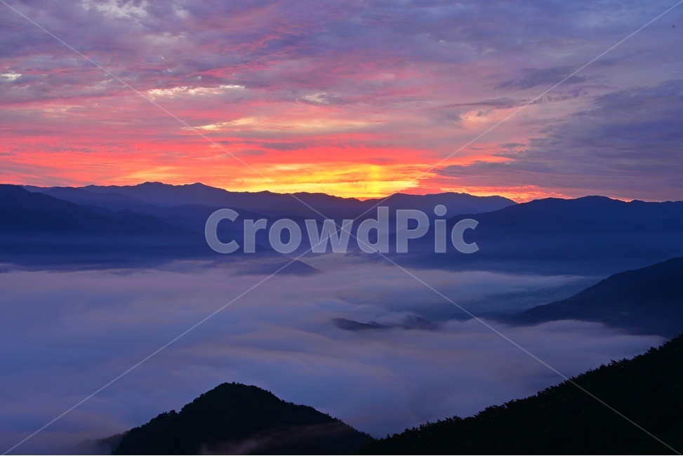 sky,하늘,redsky,붉은하늘,dawn,새벽,nature,자연,outdoors,옥외,mountainrange,산맥,mountain,산,light,빛,flare,플레어,구례,사성암,사성암일출,사성암아침,일출,해돋이,여명,운해,경치,경관,풍경