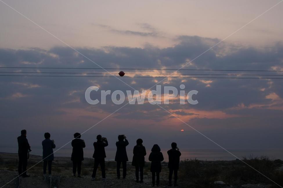 일출,사람,바다,구름,하늘,자연,nature,지중해,이스라엘,해외풍경,여행,자연,풍경,nature,landscape,사람들,대중,군중,other people,crowd,인물실루엣,사람실루엣,character silhouette,human silhouette,여행,휴가,traveling,vacation,trip,human,인간,person