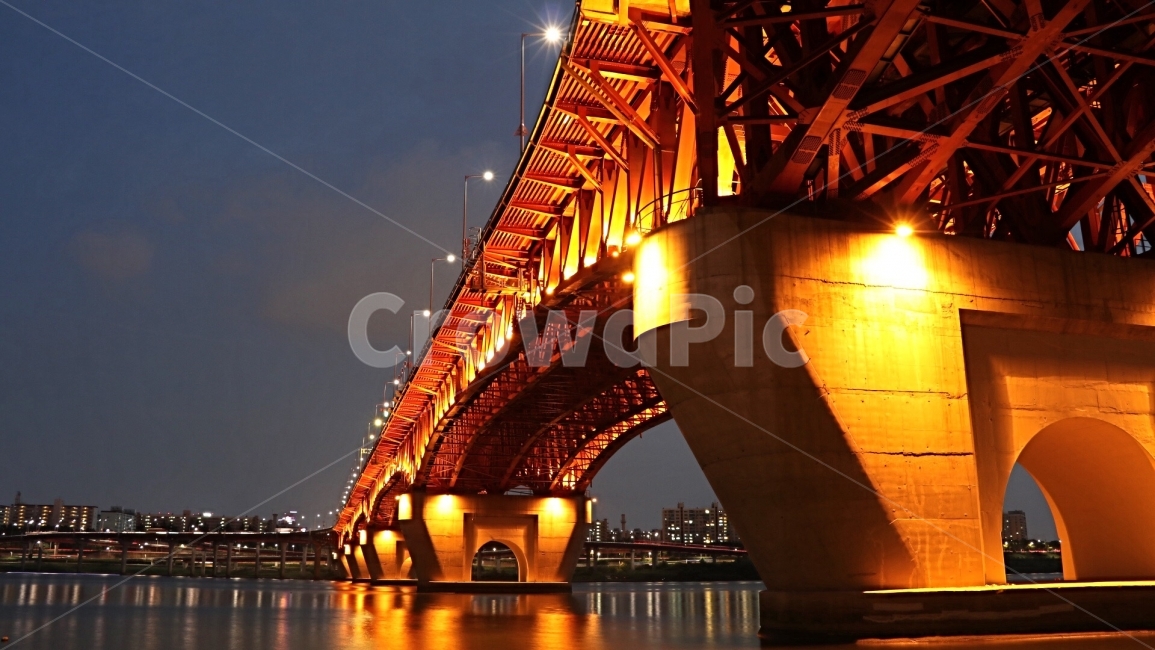 성수대교,다리,bridge,한강,야경,철교,교각,야경,밤,풍경,nightscape,night,landscape,도시,city,한국도시풍경,한국도시경관,korea cityscape,건축물,건물외관,exterior,building,structure,architecture,construction