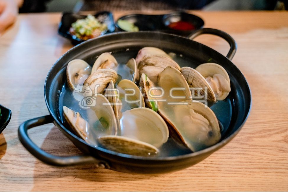 Raw fish restaurant menu,Sashimi restaurant clam,clam soup,clam,raw fish restaurant