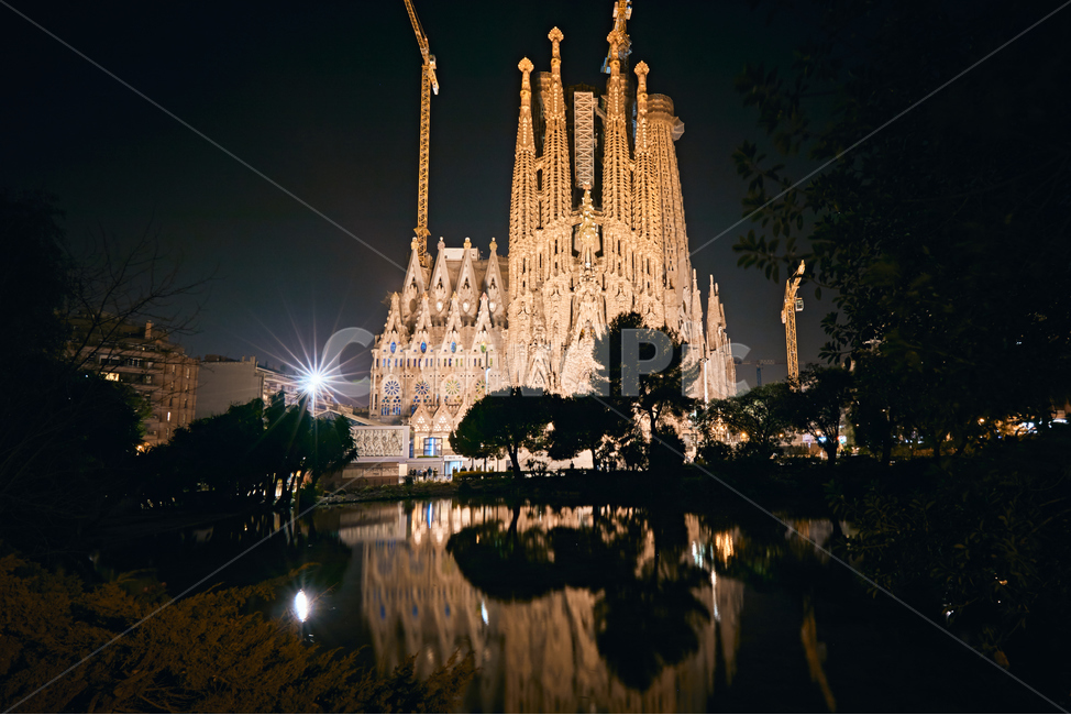 architecture,건물,건축물,사그라다파밀리아,야경,바르셀로나,사그라다파밀리아야경,바르셀로나야경,성당,landscape,night,nightview,landmark,spain,barcelona