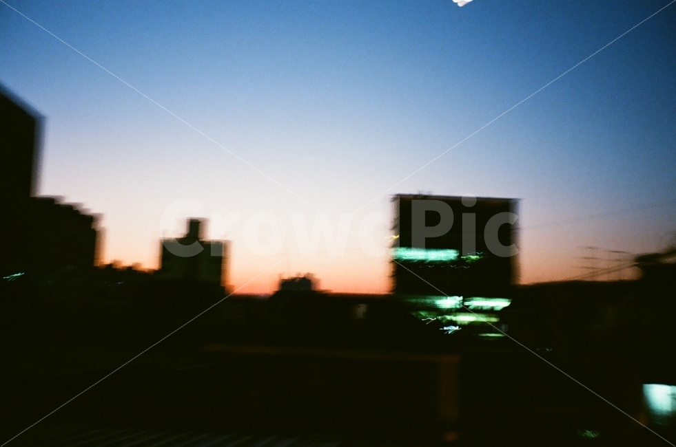 새벽,흔들림,감성,아련함,따뜻함,도시,풍경,city,landscape,실루엣,그림자,silhouette,shadow,감성,sensible,feeling