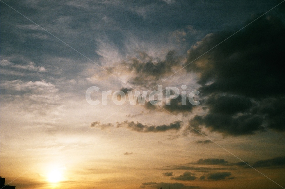 구름,하늘,해질녘,필름,필름사진,날씨,nature,자연,outdoors,감성,감성사진,노을,겨울,sky,cloud,cumulus,적운,weather,light,빛,flare,플레어,sunlight,햇빛