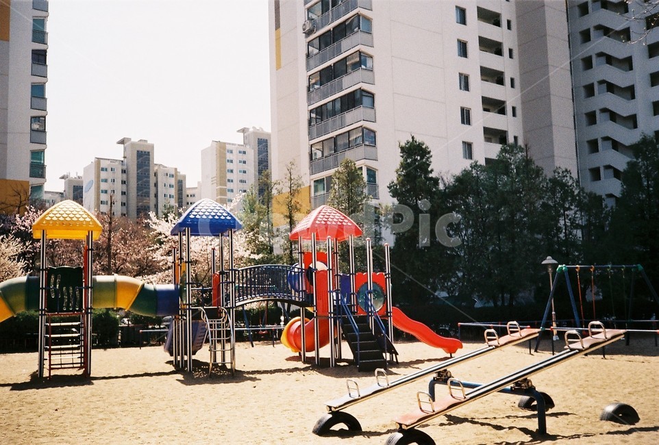 놀이터,놀이대,미끄럼틀,시소,모래놀이터,playground,방과후