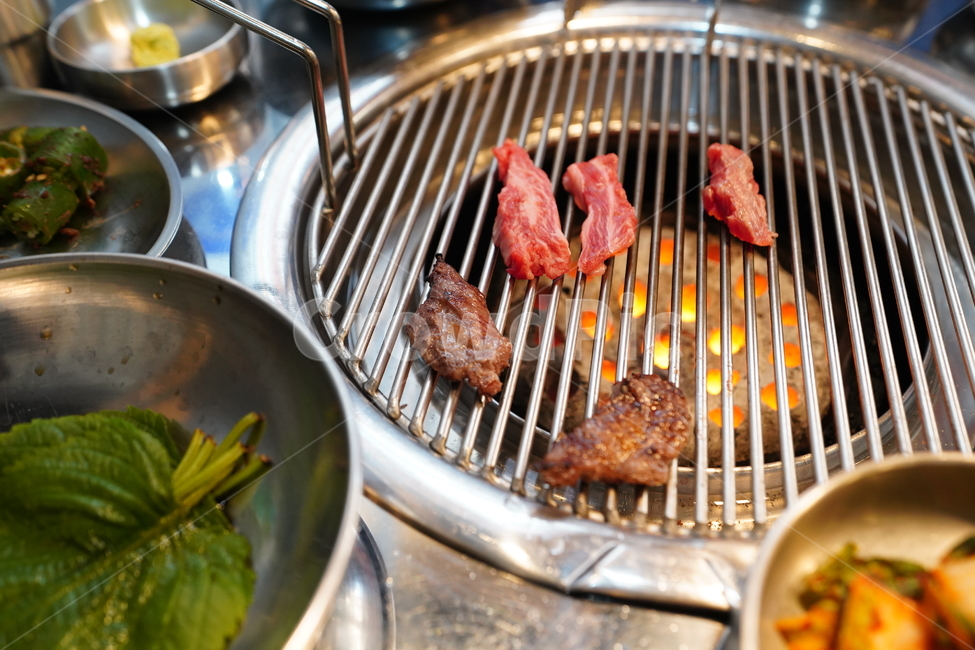 고기,한우,육류,육식,식사,먹방,술자리,안주,안주거리,구이,한식,소고기,먹거리,푸드,food,음식,음식,식재료,요리,food,cook,meal,dishes,food reserves,육류,고기,meat