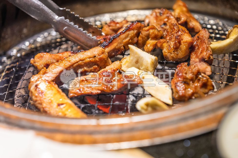 돼지갈비,갈비,양념갈비,고기,양념돼지갈비,양념구이,갈비구이,음식,식재료,요리,cook,meal,dishes,food,reserves,숯불구이,장작숯불구이,돼지고기,갈비숯불구이