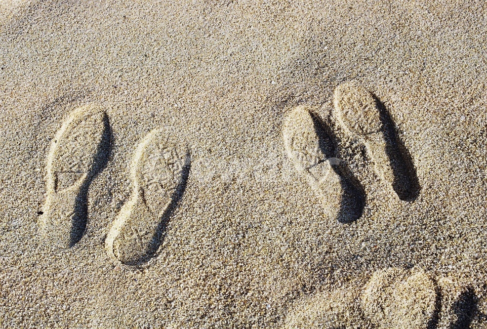 outdoors,옥외,sand,모래,nature,자연,발자국,신발,두명,사람,커플,필카,필름카메라,뉴트로,레트로,해변,바다,beach,sea