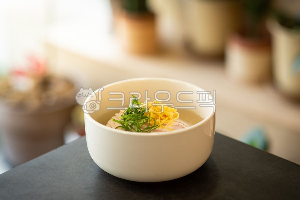 soup,local food,jeju island,beef,noodle,pork,bowl,food,boiled pork,Meat Noodles,warm,traditional food,Gukbap