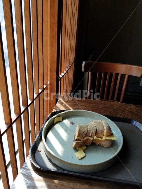 카페,앙버터,햇살,행복,커피,음식,식재료,요리,food,cook,meal,dishes,food reserves,빵,bread