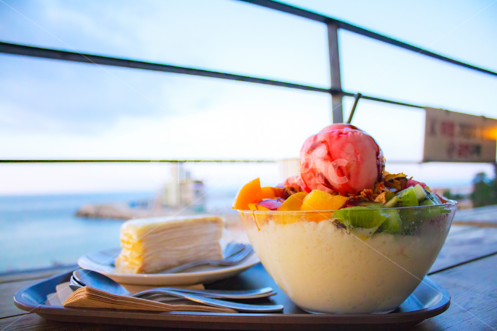 딸기빙수,빙수,까페,디저트,해안까페,dessert,간식,과일빙수,아이스크림,ice,food,음식,시원한,바다,달달한,후식,루프탑,음식,식재료,요리,food,cook,meal,dishes,food reserves,디저트,간식,후식,dessert,snack