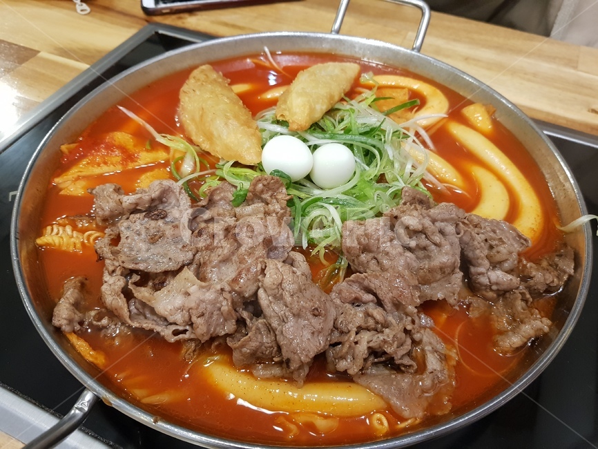 떡볶이,차돌떡볶이,야식,간식,쌀떡,밀떡