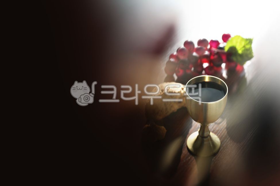 성찬식,십자가,포도주,빵,최후의만찬,살,피,예수그리스도,고난주간,빛,잔,죽음,부활,종교,배경,거룩한,교회,상징,신앙,고난,성찬,희생,기념일,생명,영생,사순절,부활절,은혜,기독교,카톨릭,예배,기도,묵상,예수님,포스터,현수막,배너,성찬식배경,성배