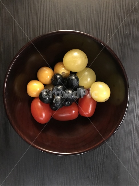 과일접시,방울토마토,블루베리,노란토마토,나무그릇,과일,건강식,사발,음식,식재료,요리,food,cook,meal,dishes,food reserves,과일,열매,fruit