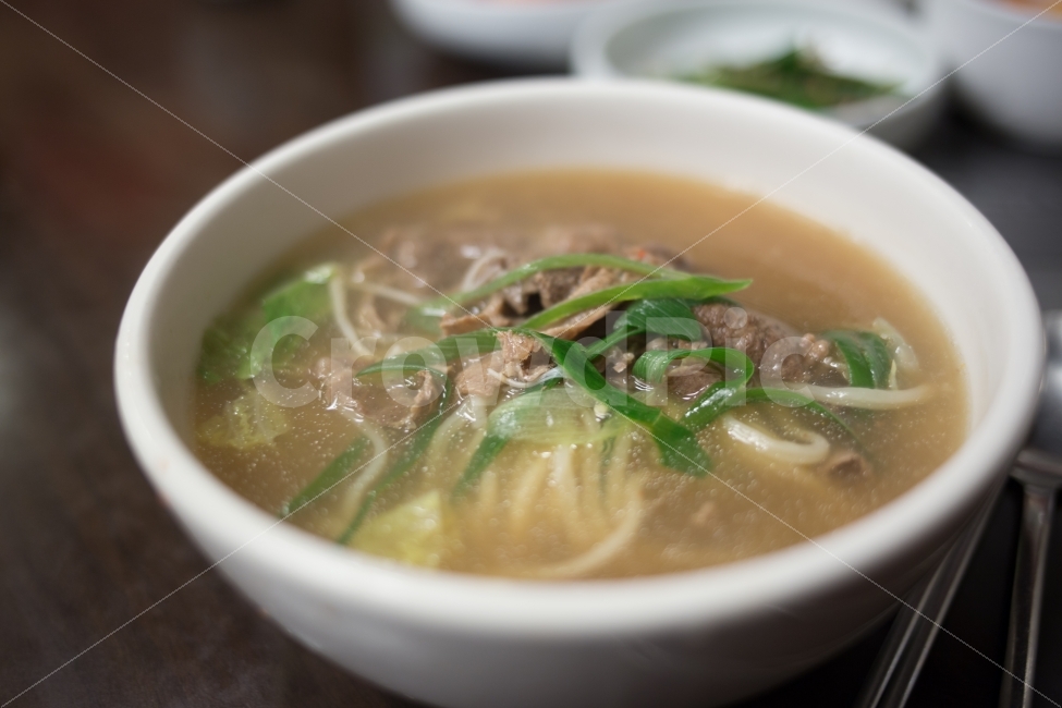 한국음식,국수,음식,소고기국수,따뜻한음식,음식,식재료,요리,food,cook,meal,dishes,food reserves,면류,면요리,noodles,한식,한국음식,한국요리,korean food,korean dishes,korean meal,korean cook
