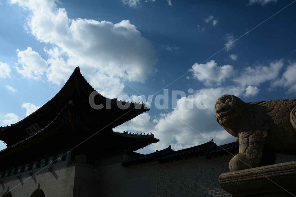 광화문,서울,하늘,해태,낮,하루,한국전통,한국문화,korean traditional,korean culture,랜드마크,landmark,tourist attraction,한국랜드마크,한국관광지,한국명소,korea landmark,korea tourist attraction,건축물,건물외관,exterior,building,structure,architecture,construction