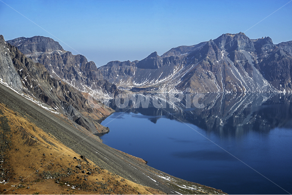 백두산,백두산천지,백두산서파,자연,북한,하늘,바위,한국자연풍경,한국자연경관,장백산,중국,가을백두산,자연,풍경,nature,landscape,한국자연풍경,한국자연경관,korea nature landscape,mountain,산,mountain range,산맥,outdoors,옥외