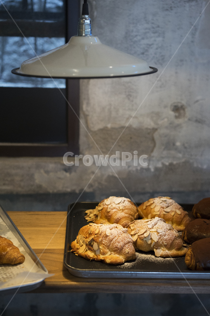 빵,디저트,브레드,크로와상,후식,밀가루음식,음식,식재료,요리,food,cook,meal,dishes,food reserves,빵,bread,디저트,간식,후식,dessert,snack