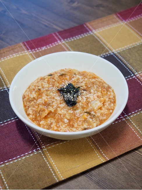 김치죽,죽,김가루,한국음식,식품,한식,한국문화,한국,배경,음식문화,웰빙,문화,아시아,아시아음식,접시,전통,음식,요리,음식,식재료,요리,food,cook,meal,dishes,food reserves,한식,한국음식,한국요리,korean food,korean dishes,korean meal,korean cook