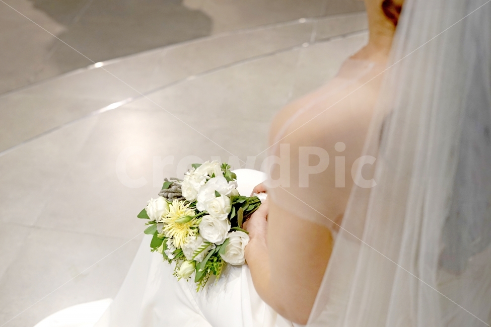 신부,결혼식,bride,부케,웨딩드레스,꽃,웨딩,wedding,flower,식물,자연,plants,nature,꽃,flower,사람,인물,인간,human,person,여성,여자,woman,female,lady,결혼,혼례,웨딩,wedding,marriage,marry,연출,컨셉,콘셉,direction,concept