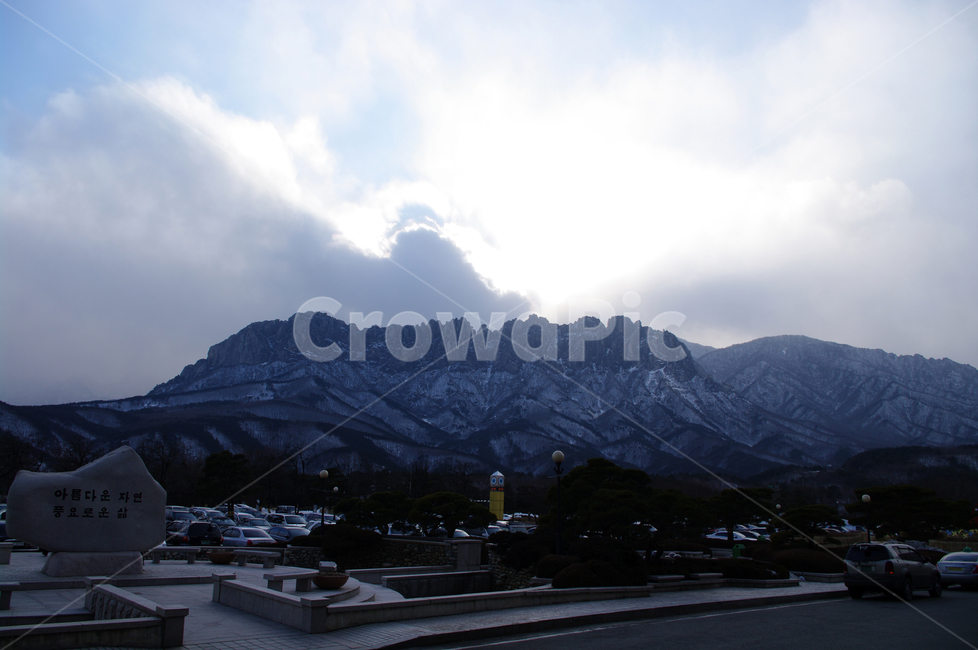 겨울,울산바위,풍경,하늘,바위,강원도,겨울,계절,winter,season,자연,풍경,nature,landscape,한국자연풍경,한국자연경관,korea nature landscape,mountain,산,outdoors,옥외,mountain range,산맥,peak,피크