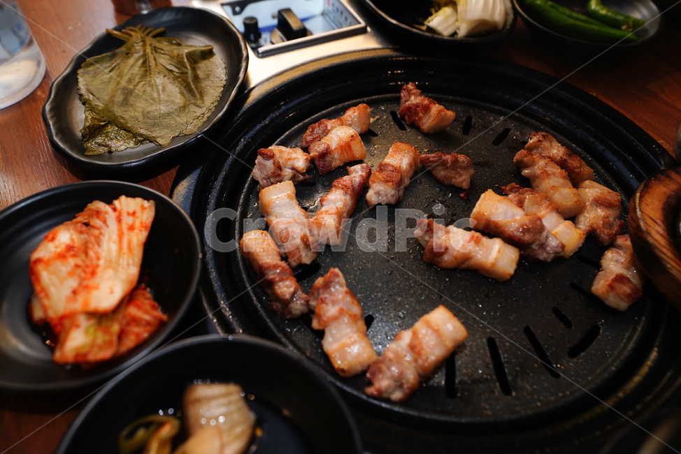 고기,삼겹살,불판,술안주,먹방,돼지,음식,한식,구이,육식,푸드,식사,단백질,먹거리,음식,식재료,요리,food,cook,meal,dishes,food reserves,육류,고기,meat