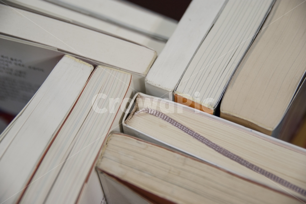 도서,책,북,북카페,도서관,독서,book,교육,학교,공부,education,learning,study,school,사물,물건,오브젝트,thing,object,matter