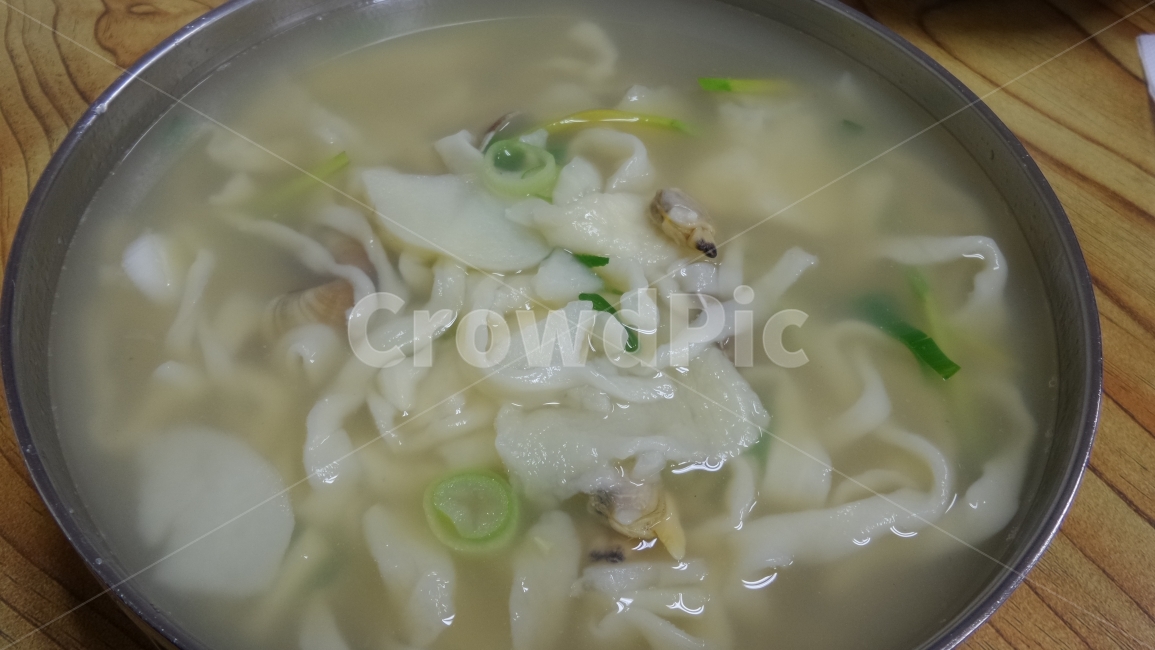 칼국수,국물,면요리,해물칼국수,따뜻한음식,식재료,cook,noodles,음식,식재료,요리,food,cook,meal,dishes,food reserves,면류,면요리,noodles,한식,한국음식,한국요리,korean food,korean dishes,korean meal,korean cook