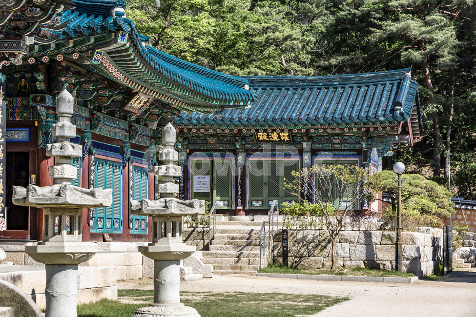 진관사,사찰,한옥,고건축,전통건축,단청,기와,지붕,문양,석등,석조물,한국전통,한국문화,korean traditional,korean culture